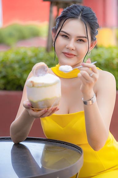 Thai coconut frozen dessert